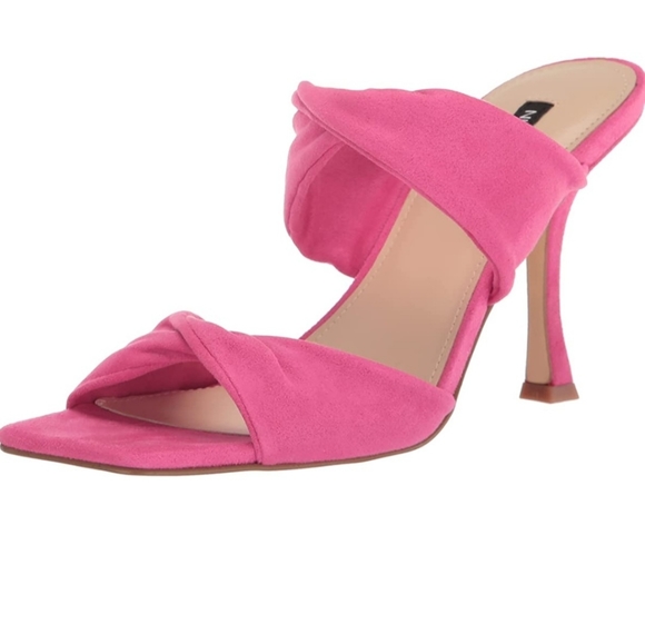 Pink heels - Picture 3 of 3